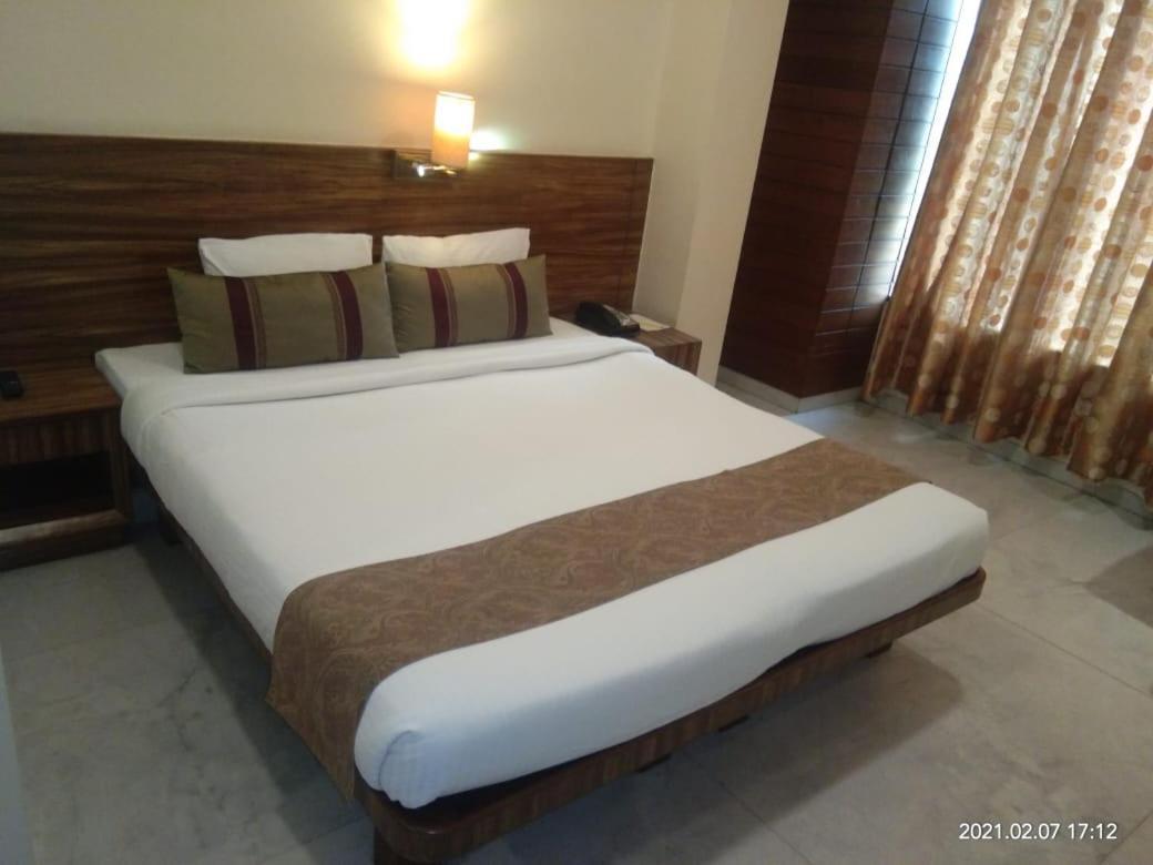 Hotel Jewel Of Chembur Bombay Esterno foto