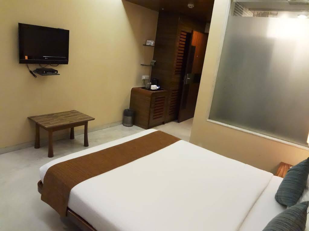 Hotel Jewel Of Chembur Bombay Esterno foto